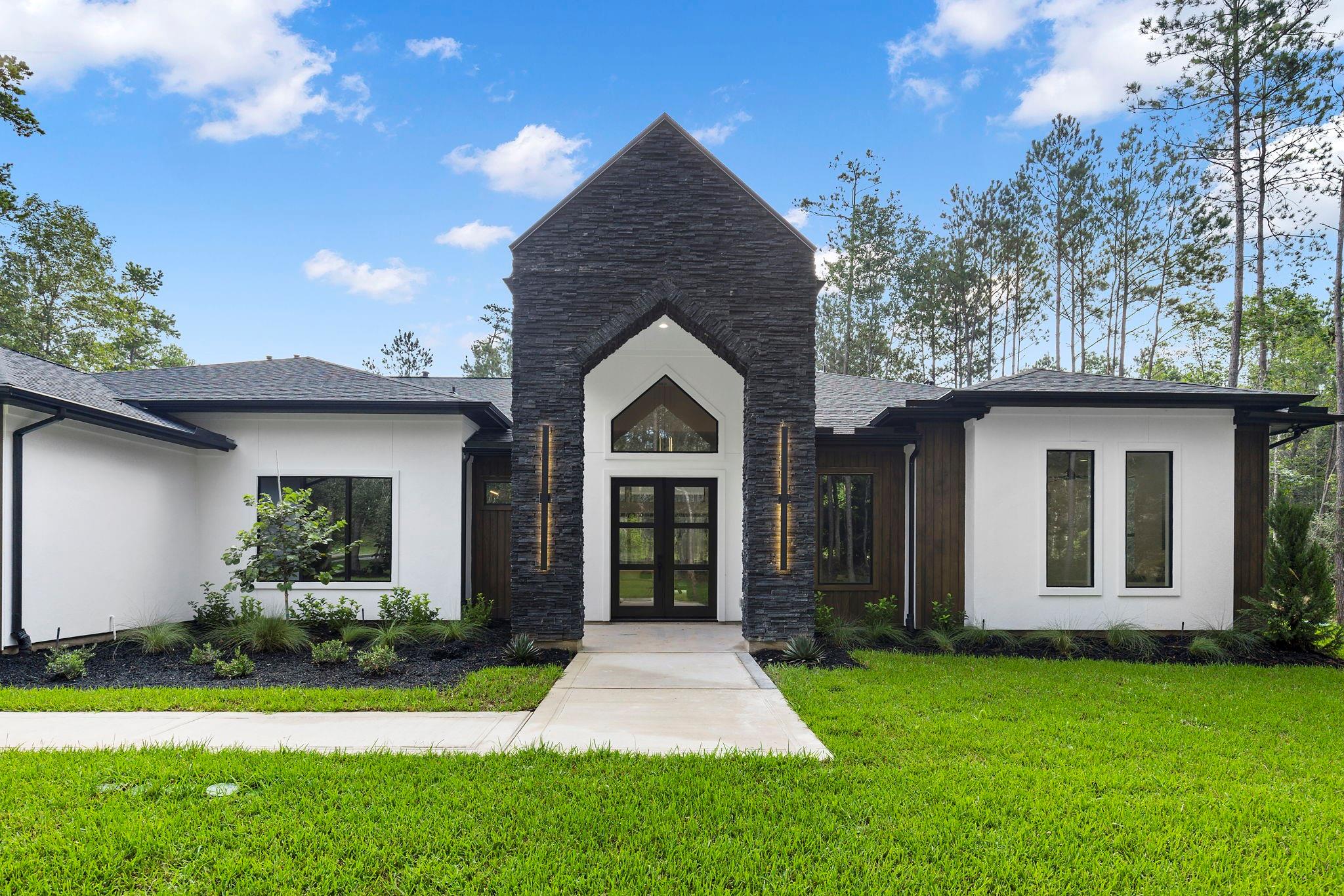 15868 Wooded Trail Way