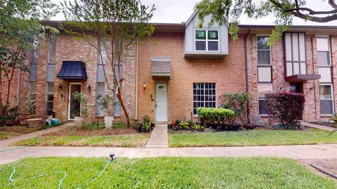 Photo of 14736 Perthshire Road #E, Houston, TX 77079 (MLS # 28932045)