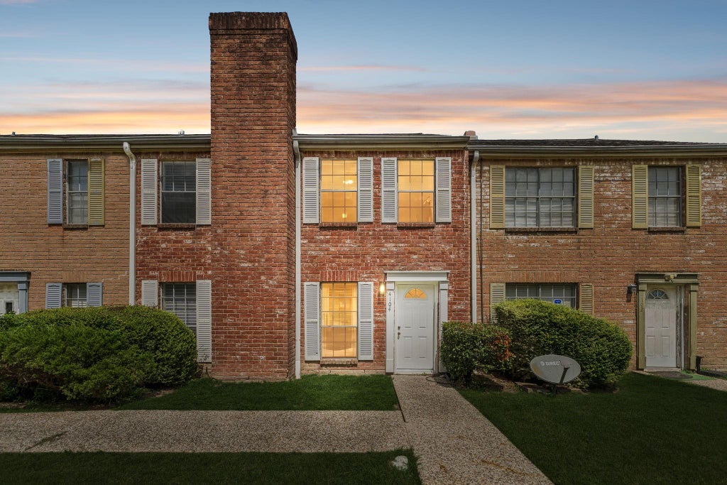 Photo of 4104 Belle Park Drive #4104, Houston, TX 77072 (MLS # 61933495)