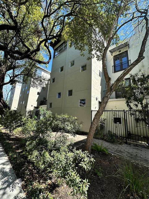 Photo of 2713 Crawford Street, Houston, TX 77004 (MLS # 74290116)