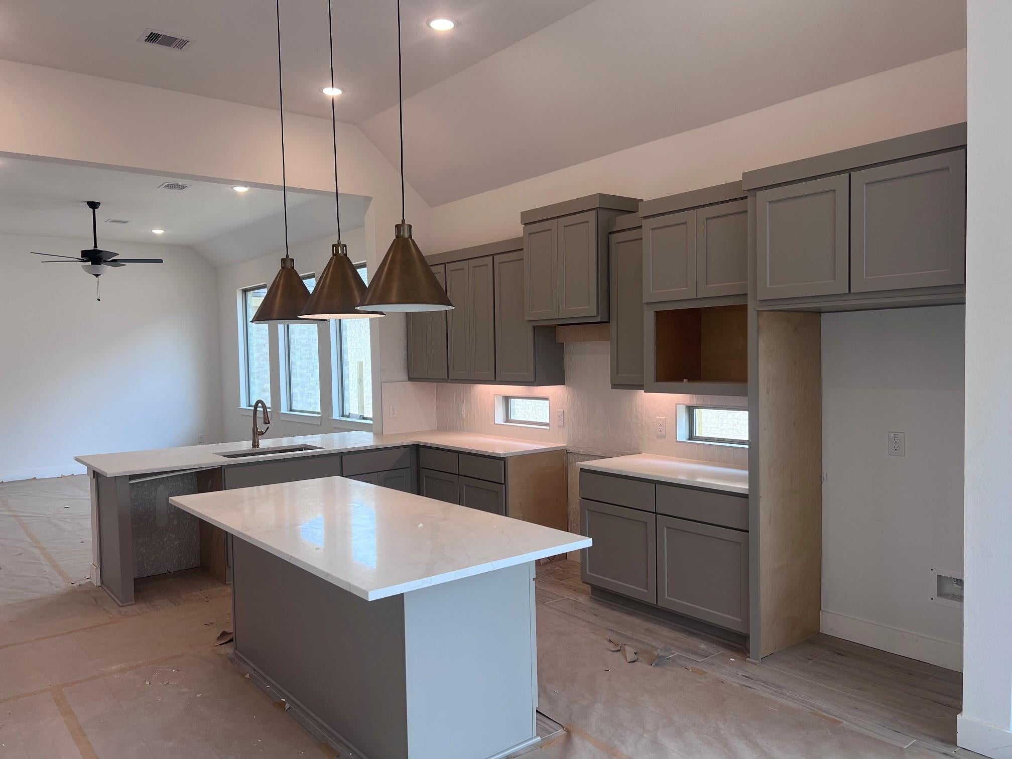 2427 Garden Arbor
