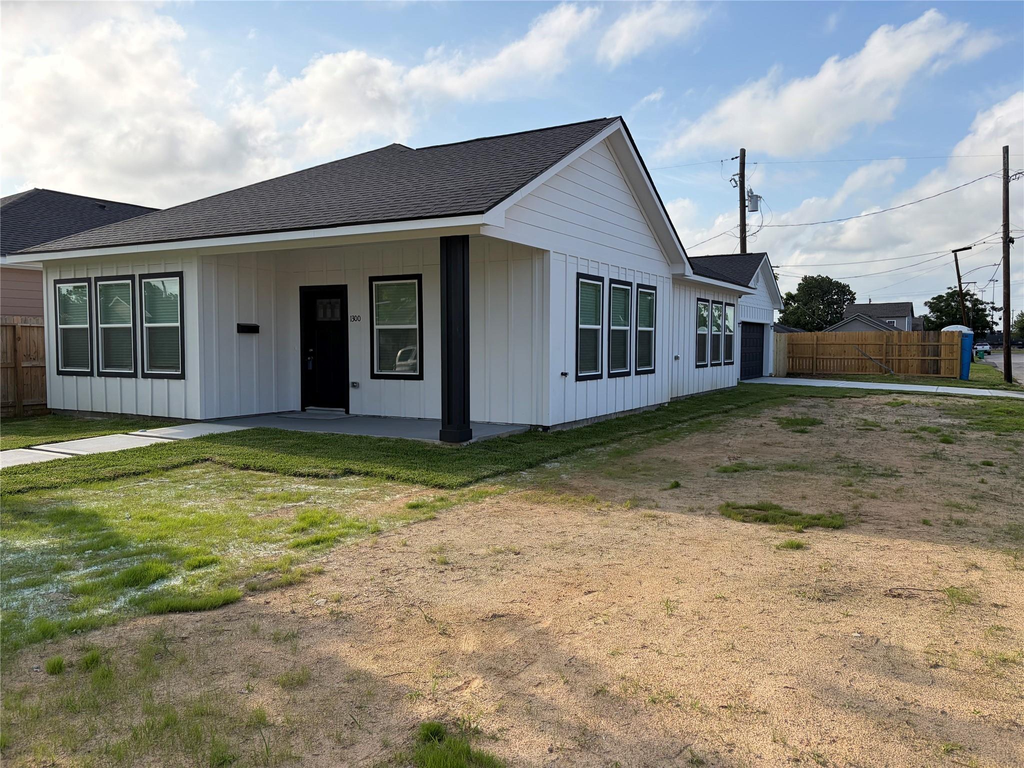 1300 Edison Avenue