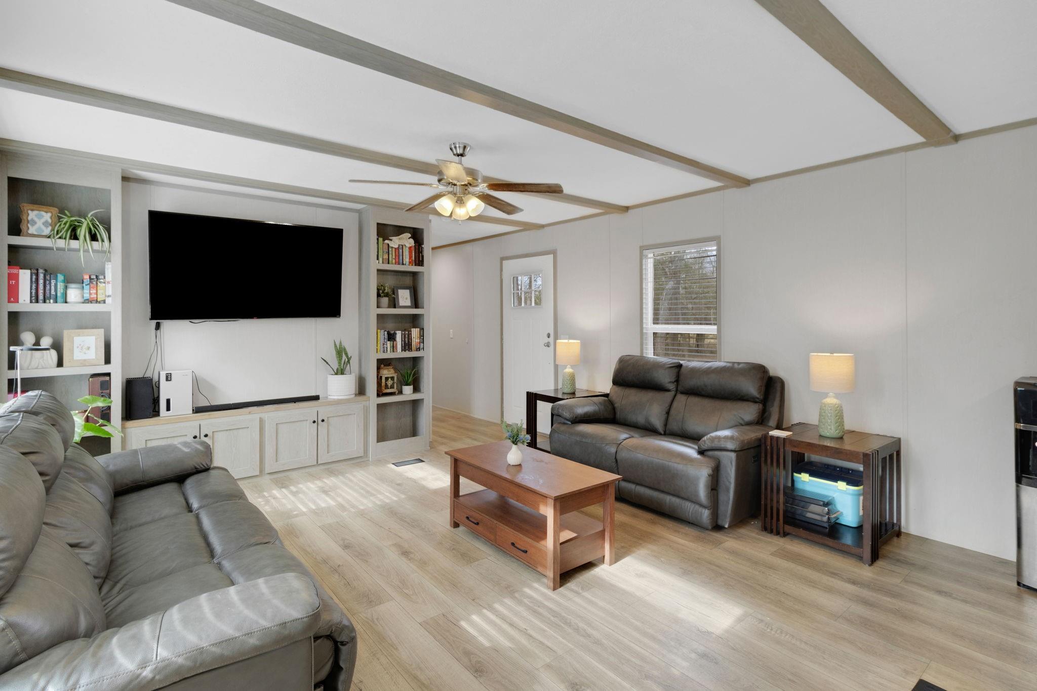 480 Private Road 1330