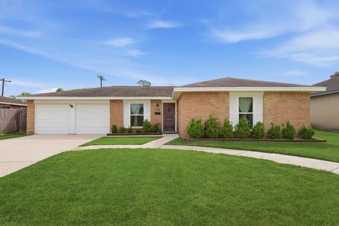 Photo of 3131 Fern Rock Drive, La Porte, TX 77571 (MLS # 67352305)