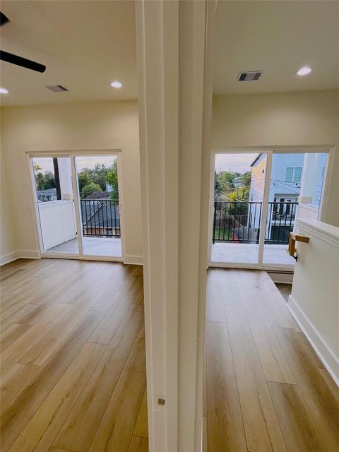 Tiny photo for 3802 Yale Street, Houston, TX 77018 (MLS # 22719079)