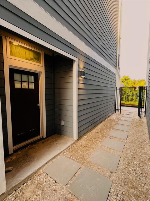 Tiny photo for 3802 Yale Street, Houston, TX 77018 (MLS # 22719079)