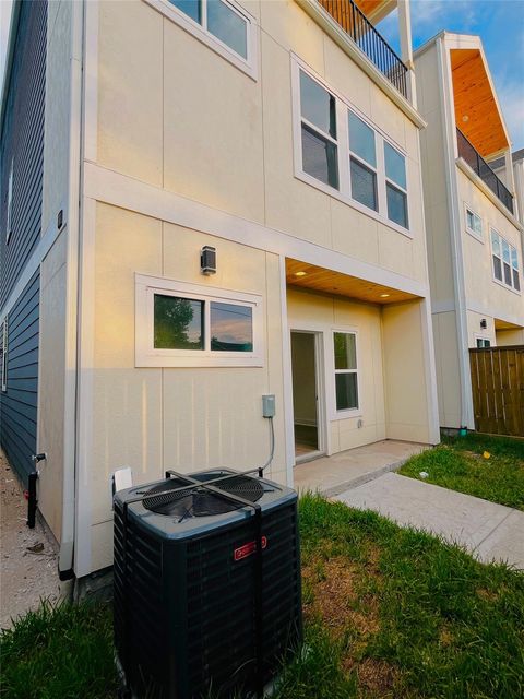 Tiny photo for 3802 Yale Street, Houston, TX 77018 (MLS # 22719079)