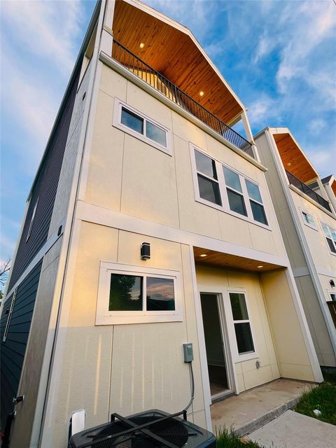 Tiny photo for 3802 Yale Street, Houston, TX 77018 (MLS # 22719079)