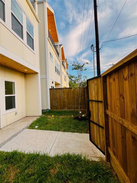Tiny photo for 3802 Yale Street, Houston, TX 77018 (MLS # 22719079)
