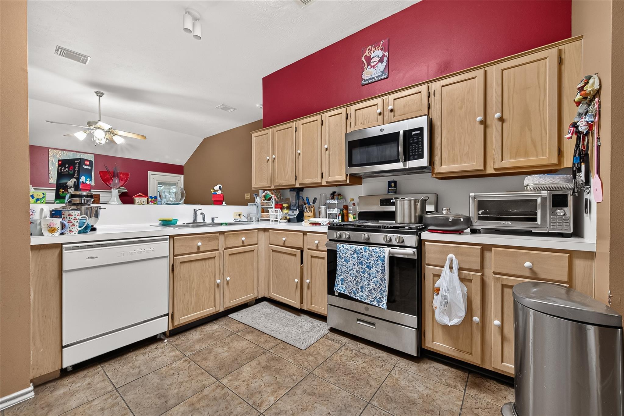 3501 Riverside Drive