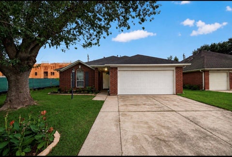 Photo of 3501 Riverside Drive, Pearland, TX 77581 (MLS # 21002316)