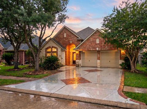 Photo of 14326 Manorbier Lane, Sugar Land, TX 77498 (MLS # 6965973)