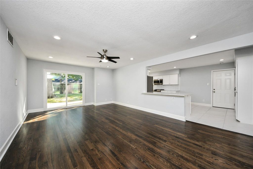 Photo of 5605 Flack Drive, Houston, TX 77081 (MLS # 68168941)