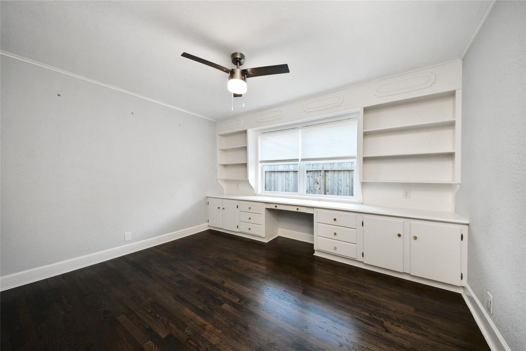 Photo of 5605 Flack Drive, Houston, TX 77081 (MLS # 68168941)