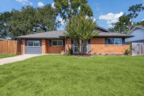 Photo of 4118 Gardendale Drive, Houston, TX 77092 (MLS # 21159186)