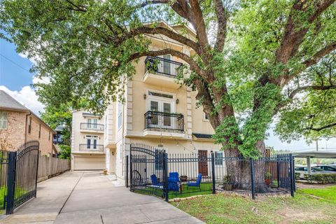 Photo of 5306 Nolda Street #A, Houston, TX 77007 (MLS # 30807630)