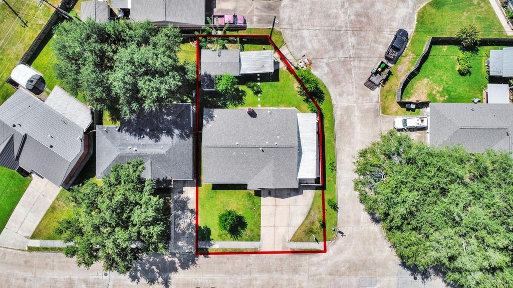 Photo of 530 Westshire Drive, Houston, TX 77013 (MLS # 54181762)