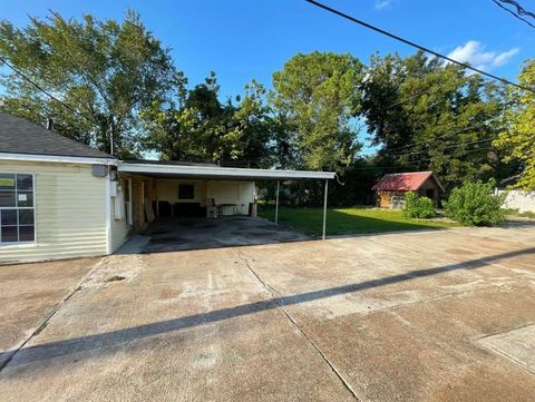 Photo of 7510 Meadowyork Street, Houston, TX 77037 (MLS # 3404026)