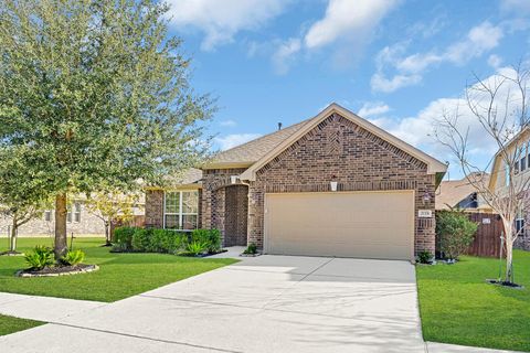 Photo of 21374 Somerset Shores Crossing, Kingwood, TX 77339 (MLS # 18818439)