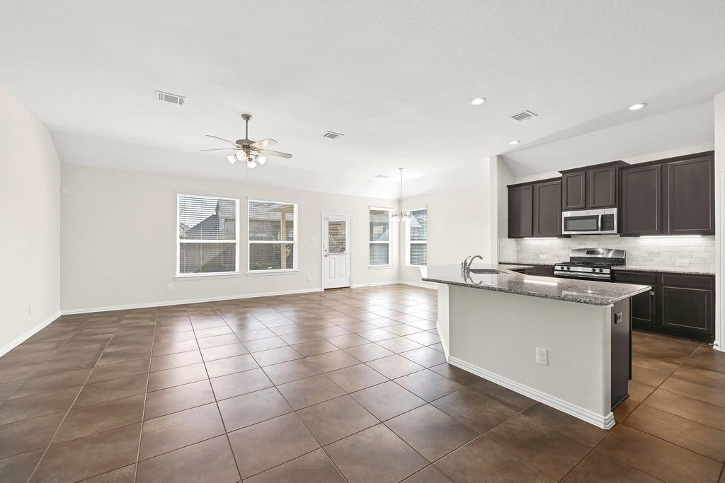 Photo of 21374 Somerset Shores Crossing, Kingwood, TX 77339 (MLS # 18818439)