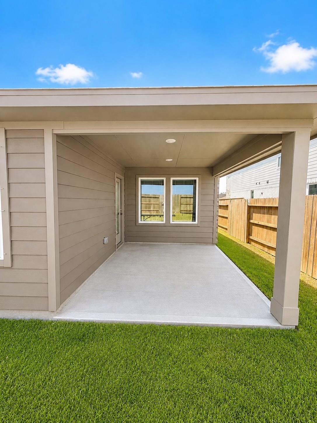 8210 Blackwell Cove