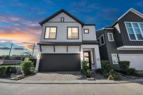 Photo of 949 Lilly Flower Lane, Houston, TX 77091 (MLS # 73106661)