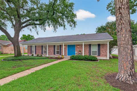 Photo of 5810 Creekbend Drive, Houston, TX 77096 (MLS # 22426417)