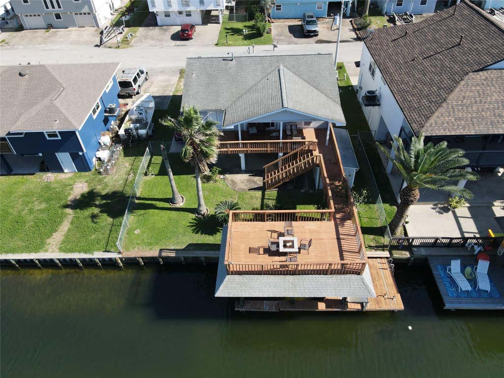 Photo of 1006 Redfish Street, Bayou Vista, TX 77563 (MLS # 30328151)