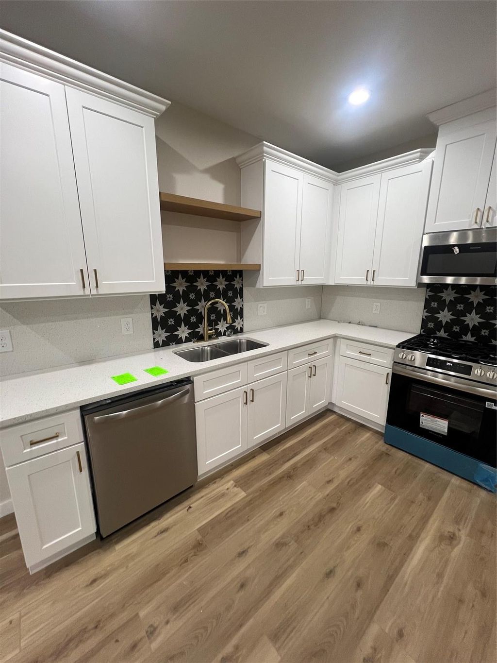 Photo of 5325 Kenilwood Drive #AB, Houston, TX 77033 (MLS # 24509933)