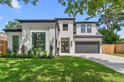 Photo of 10418 Brinwood Drive, Houston, TX 77043 (MLS # 62281742)