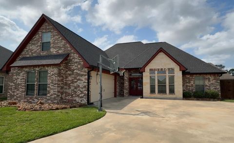 Photo of 5130 Ridgeline Circle, Beaumont, TX 77707 (MLS # 32192135)