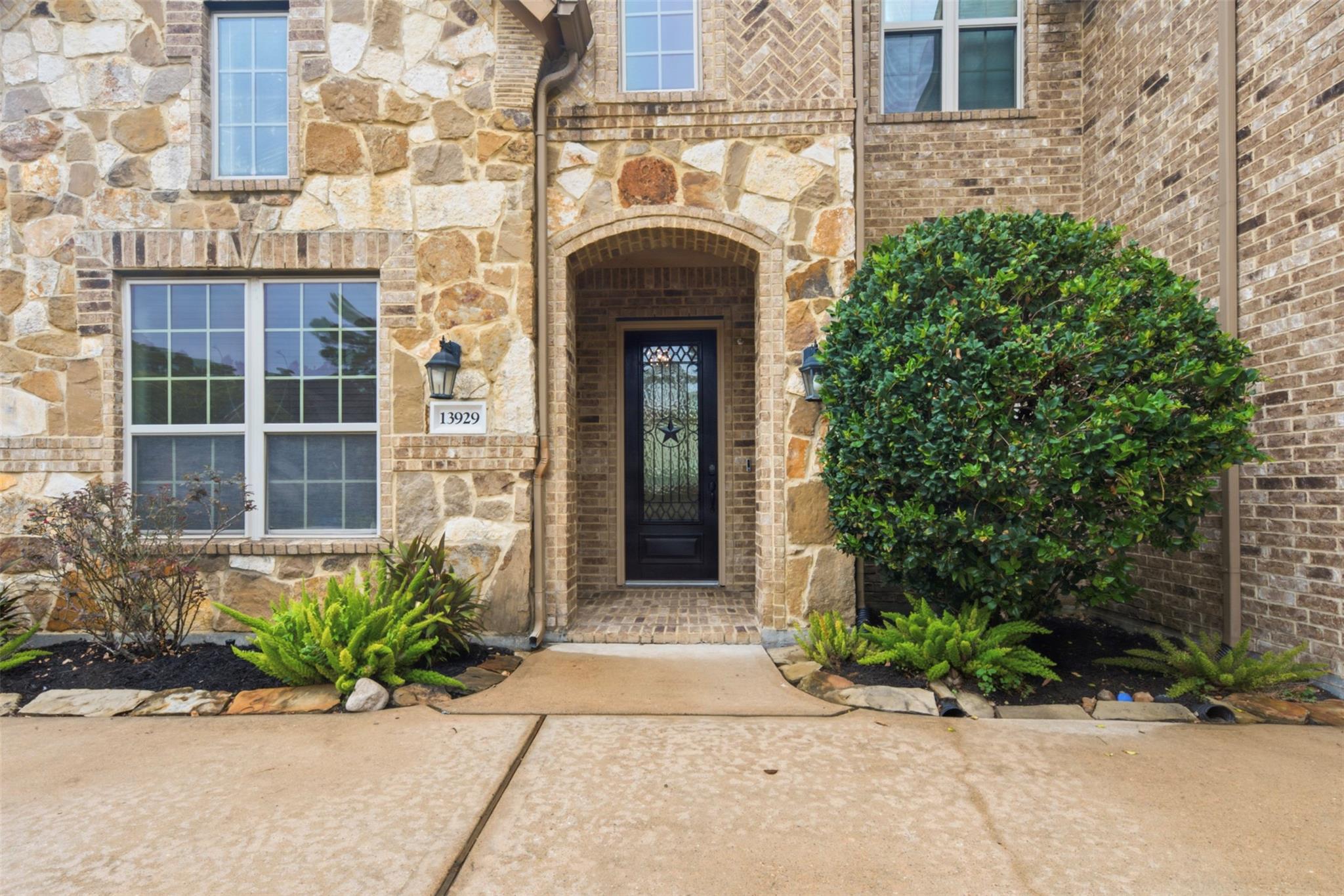 13929 North Lake Branch Lane