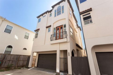 Photo of 5743 Kiam Street #C, Houston, TX 77007 (MLS # 70817088)