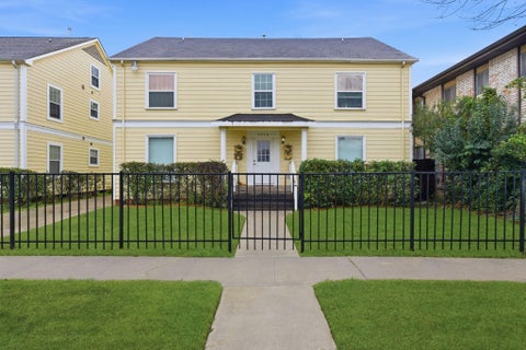 Photo of 2513 Shakespeare Street #3, Houston, TX 77030 (MLS # 35025389)