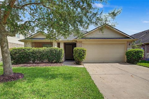 Homes For Sale - 2725 Palermo Court<br/> League City, TX 77573