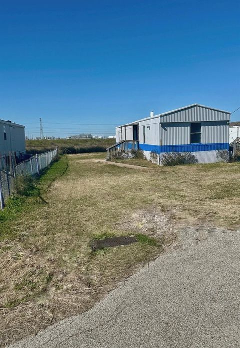 Photo of 2529 Mcdonald Road, Oyster Creek, TX 77541 (MLS # 13841213)