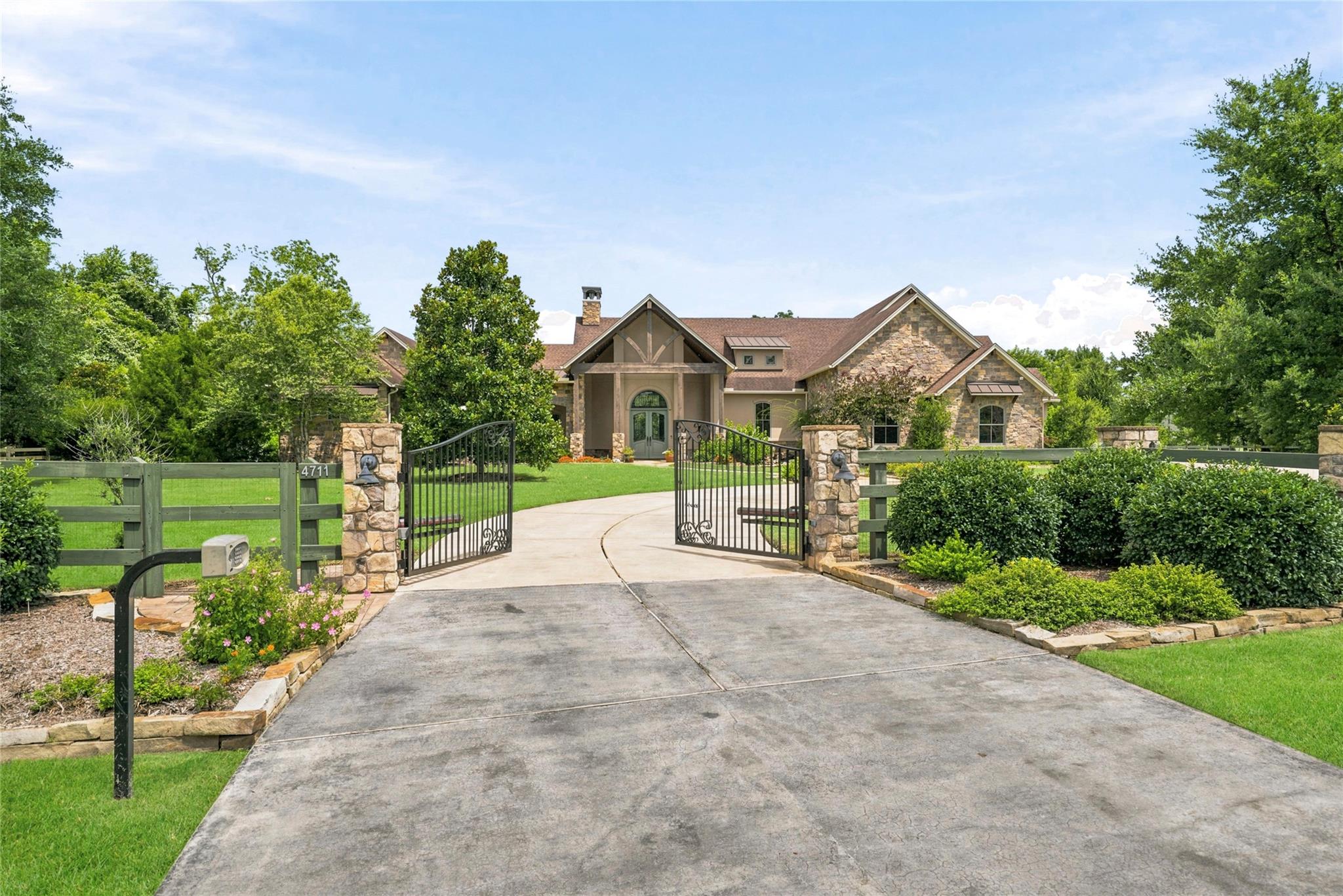 4711 Old Pecan Trail