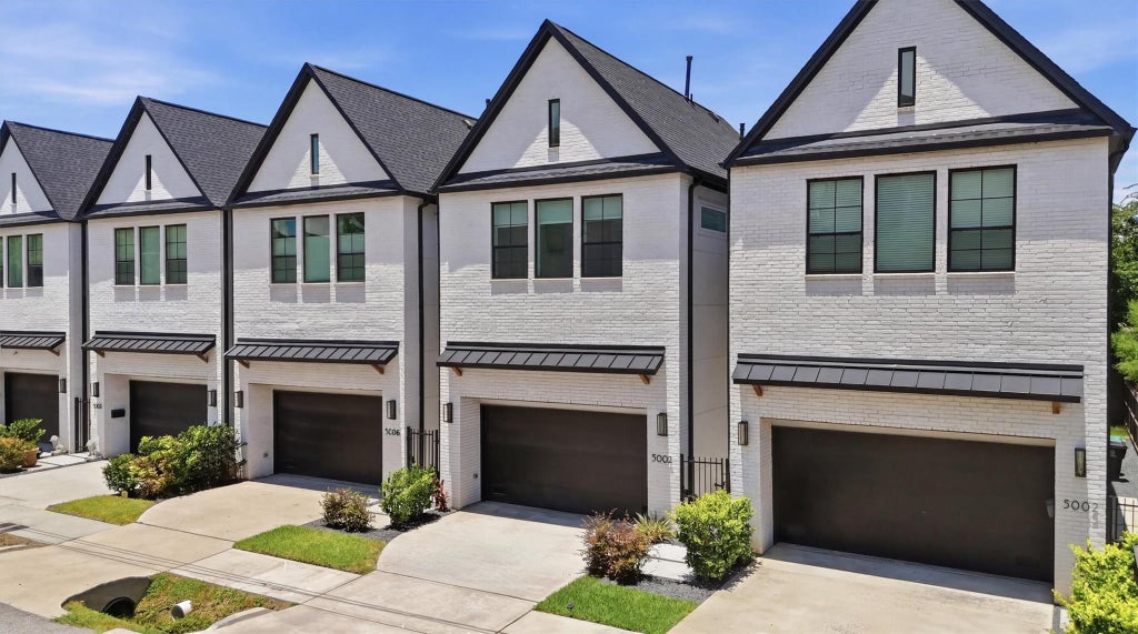 Photo of 5004 Darling Street, Houston, TX 77007 (MLS # 53498972)