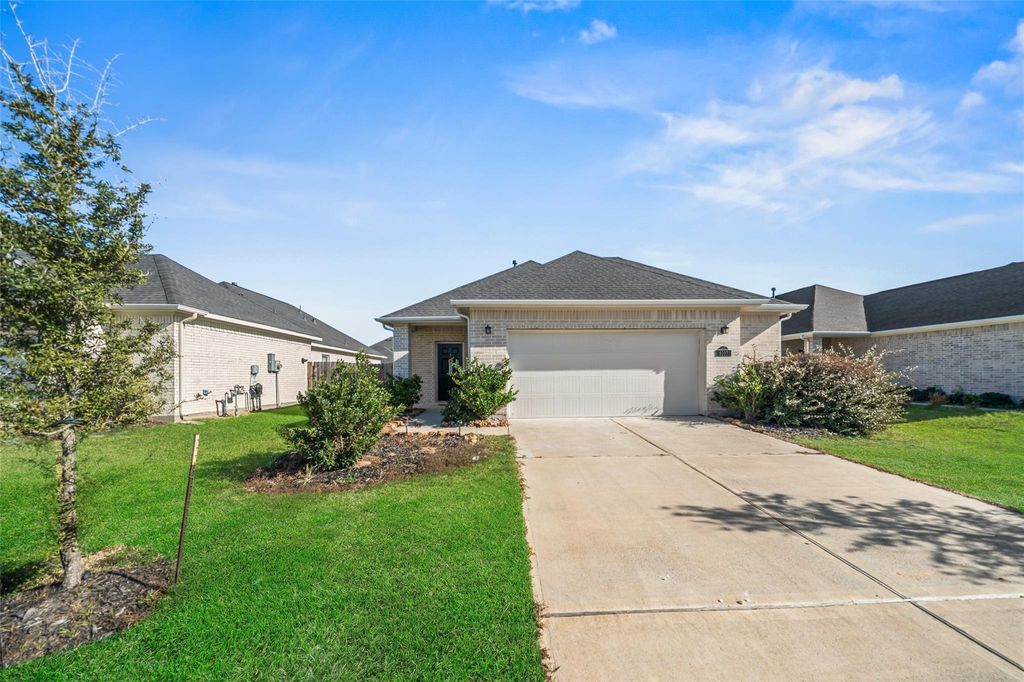 Photo of 8007 Grandstand Parkway, Fulshear, TX 77441 (MLS # 50086920)