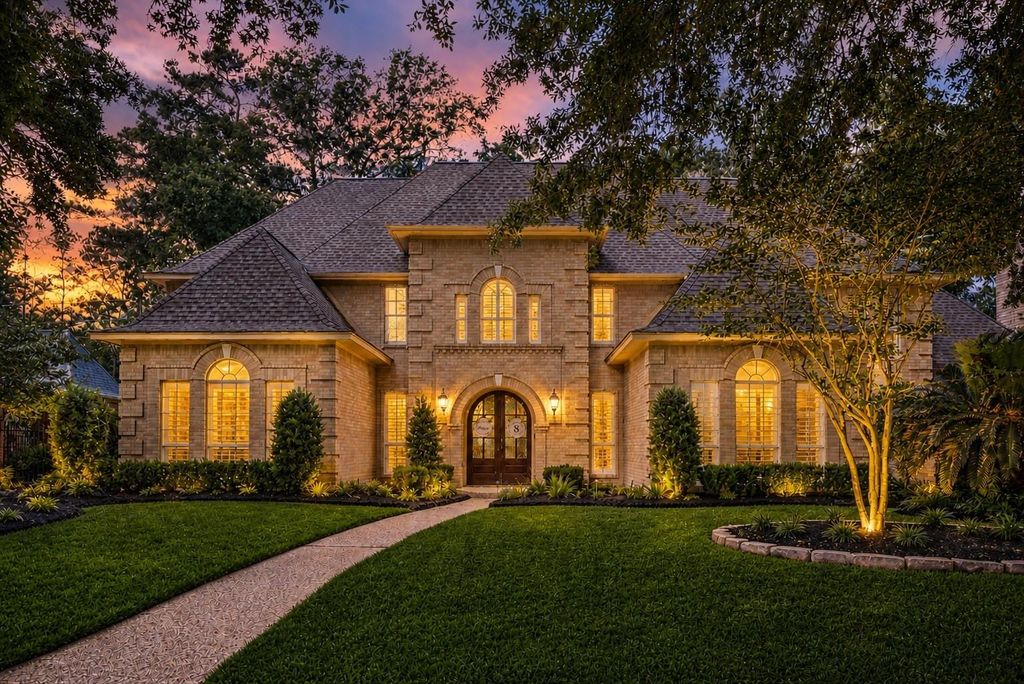 Photo of 4623 Breezy Point Drive, Houston, TX 77345 (MLS # 18187922)