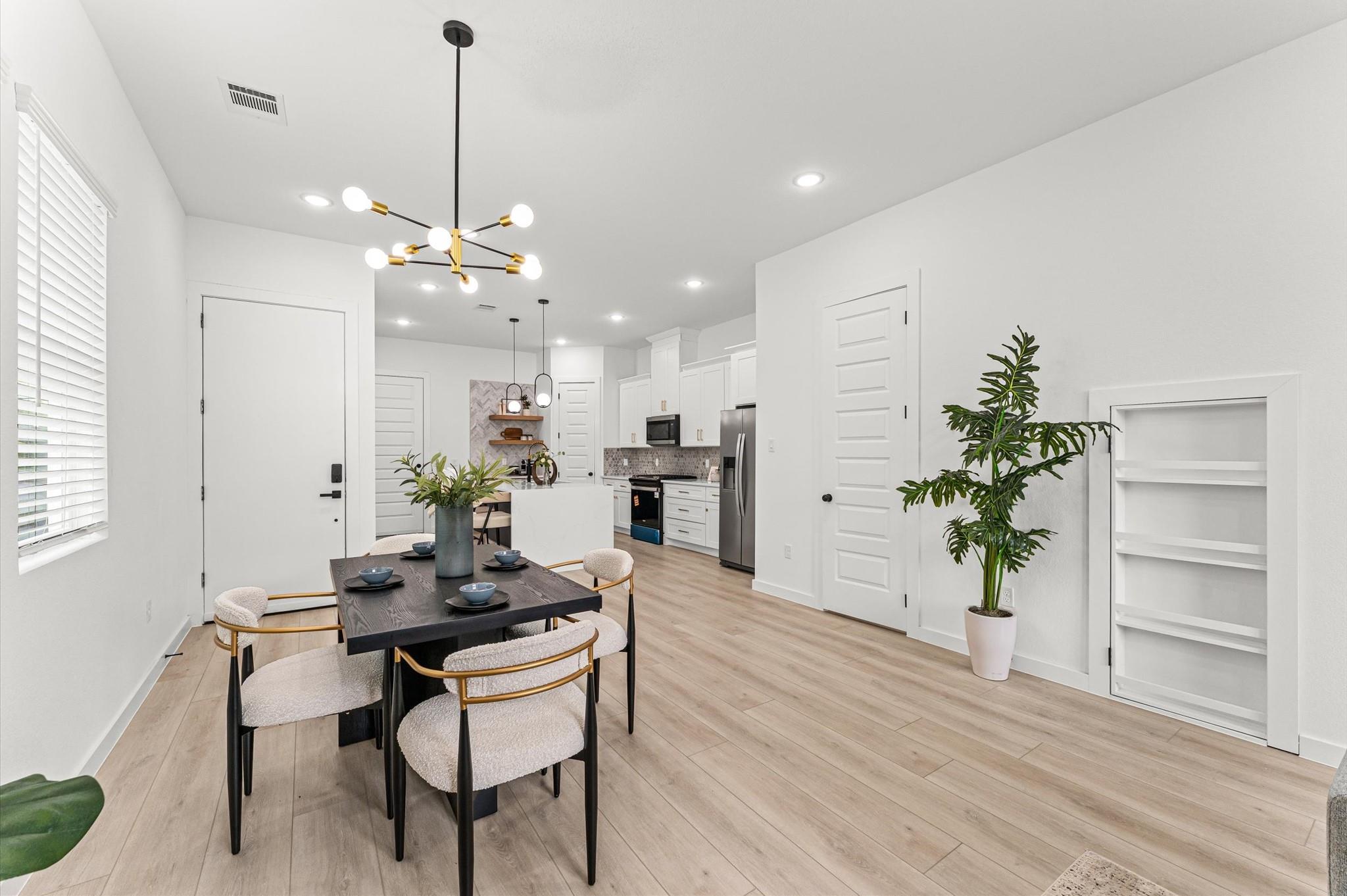 7128 Avenue Q