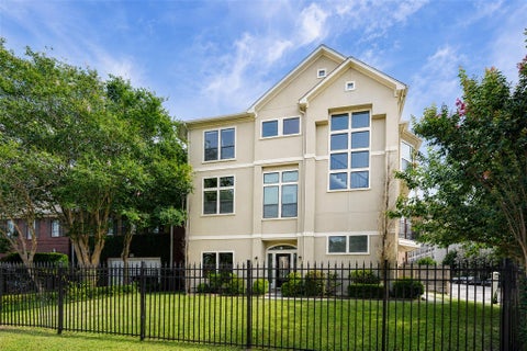Photo of 3014 S Rice Avenue, Houston, TX 77056 (MLS # 78448567)