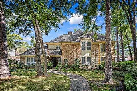 Photo of 14010 Court Of Regents, Houston, TX 77069 (MLS # 77926077)