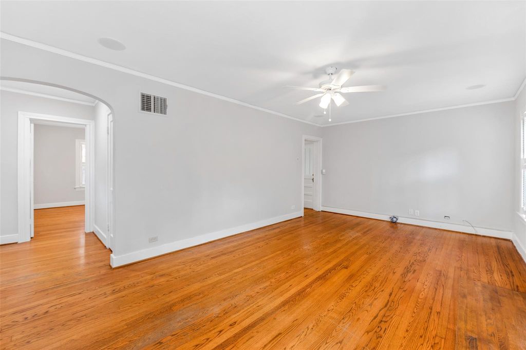 Photo of 1609 Driscoll Street, Houston, TX 77019 (MLS # 94028195)