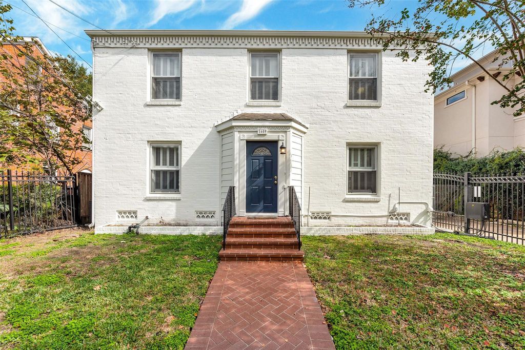 Photo of 1609 Driscoll Street, Houston, TX 77019 (MLS # 94028195)