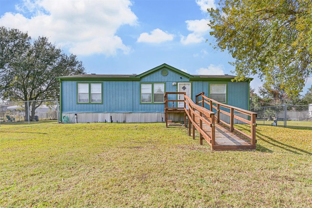 Photo of 1036 9th Street, Dickinson, TX 77539 (MLS # 45234889)