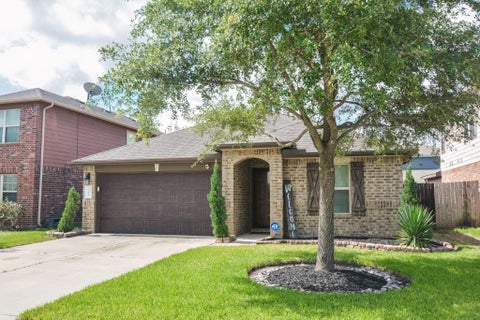 Homes For Sale - 342 Glencarry Trail Trl<br/> Rosharon, TX 77583