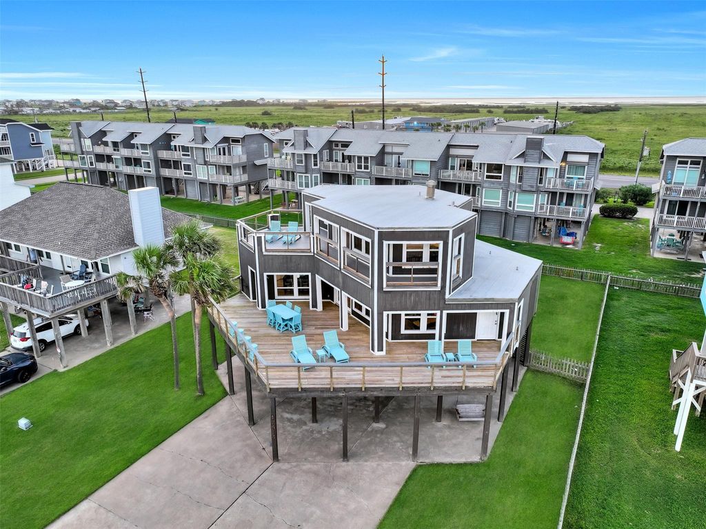 Photo of 17614 Glei, Galveston, TX 77554 (MLS # 7914292)