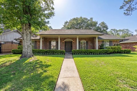 Photo of 5350 Dumfries Drive, Houston, TX 77096 (MLS # 48378409)
