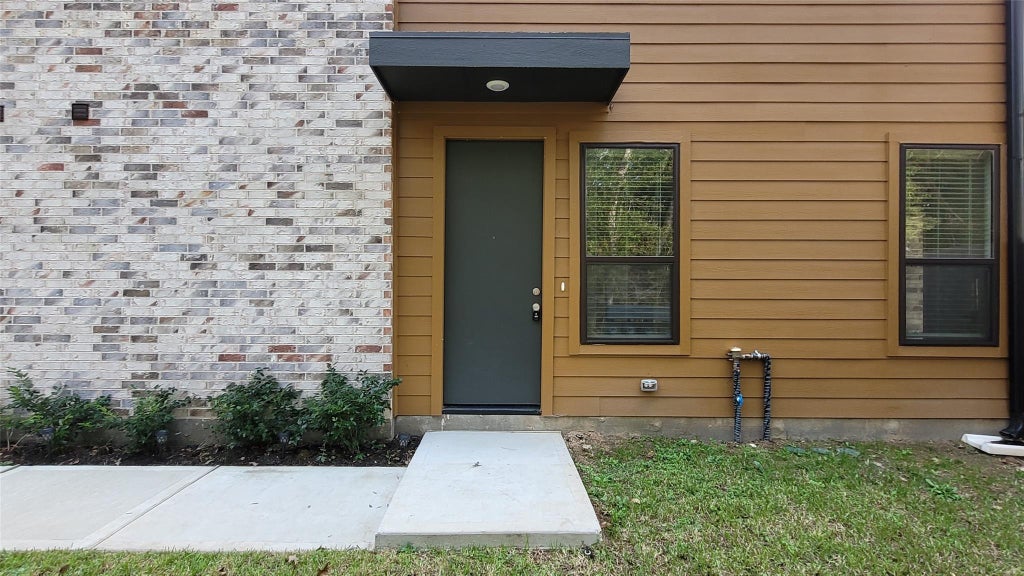 Photo of 2509 Appian Way Way #B, Roman Forest, TX 77357 (MLS # 19865314)